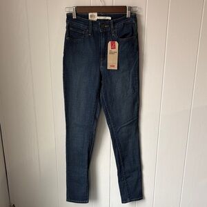 NWT Levi's 721 High-Rise Skinny Jeans in Deep Indigo
